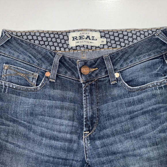 Ariat R.E.A.L. Mid Rise Missouri Straight Leg Jeans Size 28R Medium Wash Denim - Picture 1 of 6